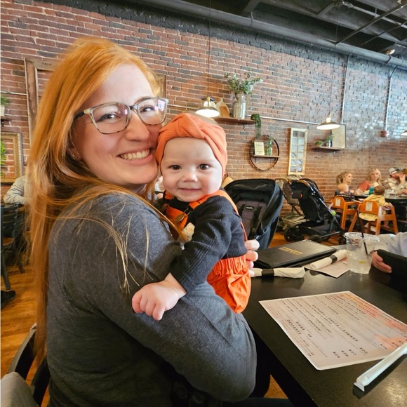 Meet your Posher, Lauren - Picture 6 of 7